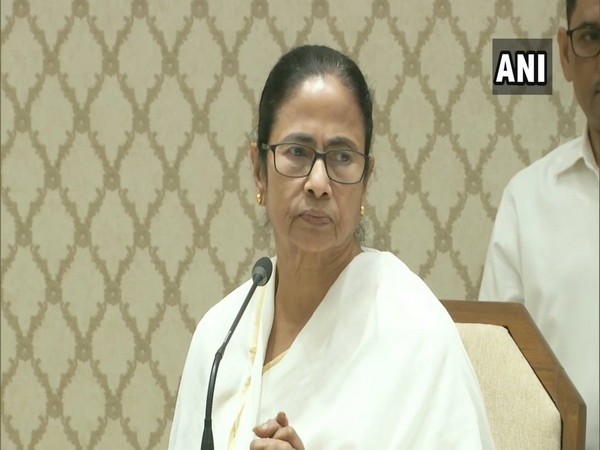 Saddened, couldn't recognize Omar Abdullah in the photo, says Mamata Banerjee