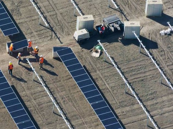 Egypt's Kom Ombo solar plant signs US$ 114 million financing package 