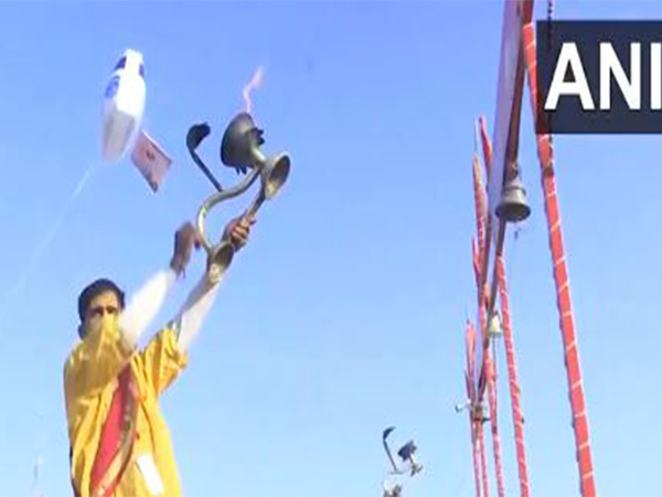 Spiritual Unity at Mahakumbh: Devotees Flock to Prayagraj's Sacred Waters