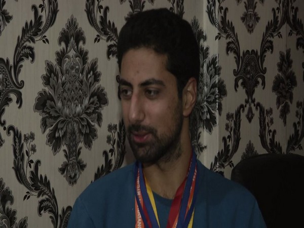 J&K's Ehtisham Khan gets Youth Icon Award for contribution to society 