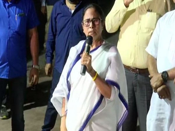 Mamata warns Centre of bigger protest against fuel price hike