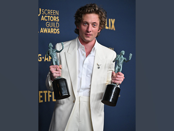 Jeremy Allen wins Male Actor in Comedy Series at SAG Awards 2024, expresses gratitude towards his 'Bear' co-stars