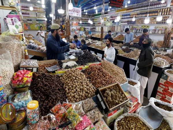 As country reels under inflation, Pakistanis feel pocket pinch in Ramzan month
