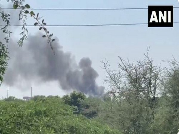 Delhi: Fire breaks out at PVC pipe factory in Kalindi Kunj