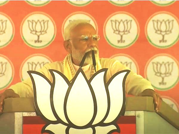"They consider themselves even bigger than Lord Ram...": PM Modi attacks Congress, SP