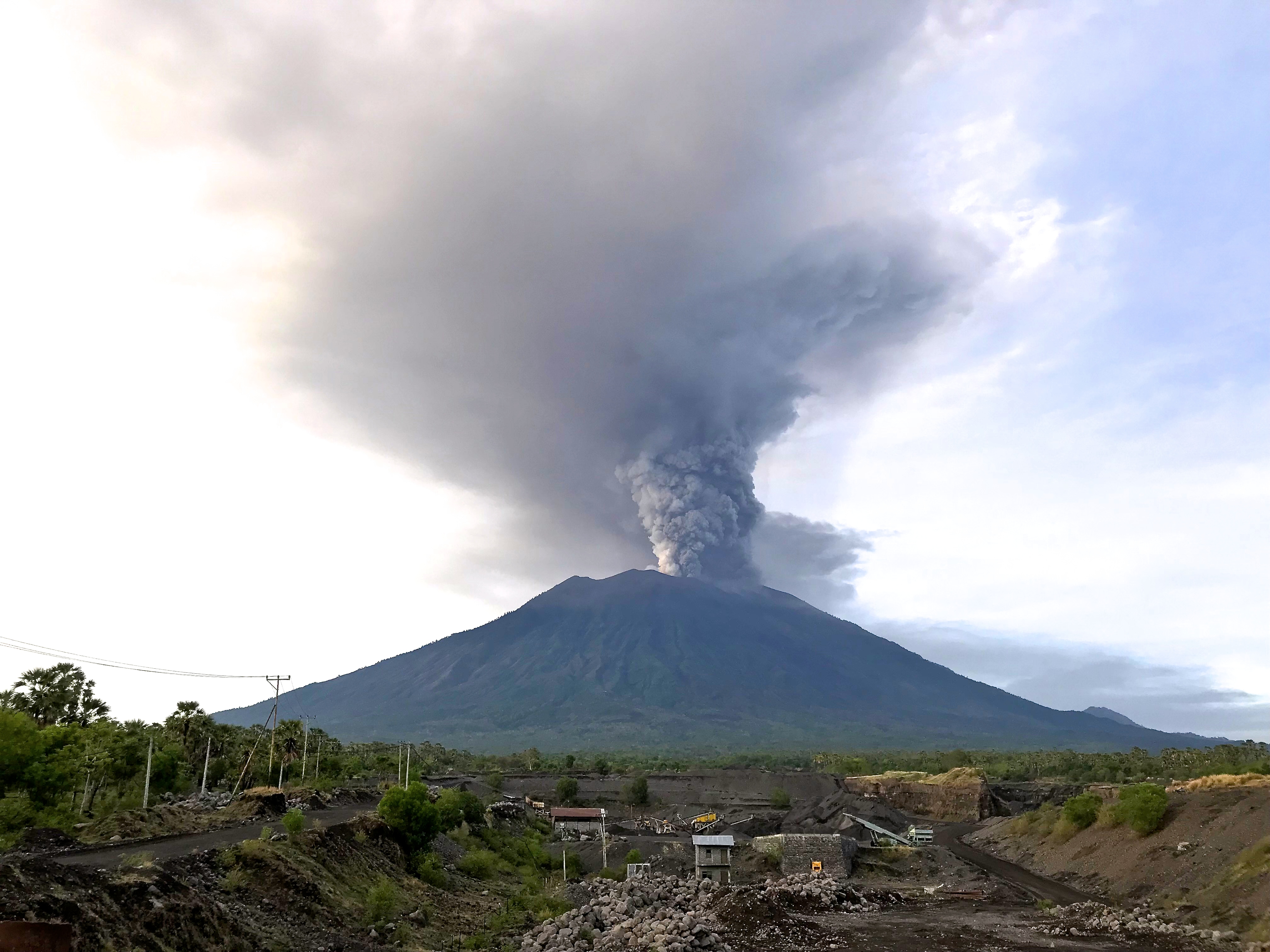 Drone technology helps improve understanding of volcanoes 