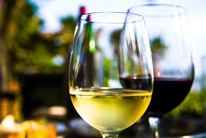 Just one glass of wine may impair sense of control: Study