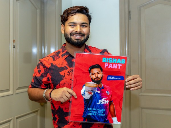 Fans send gifts, virtually meet their favourite Delhi Capitals stars