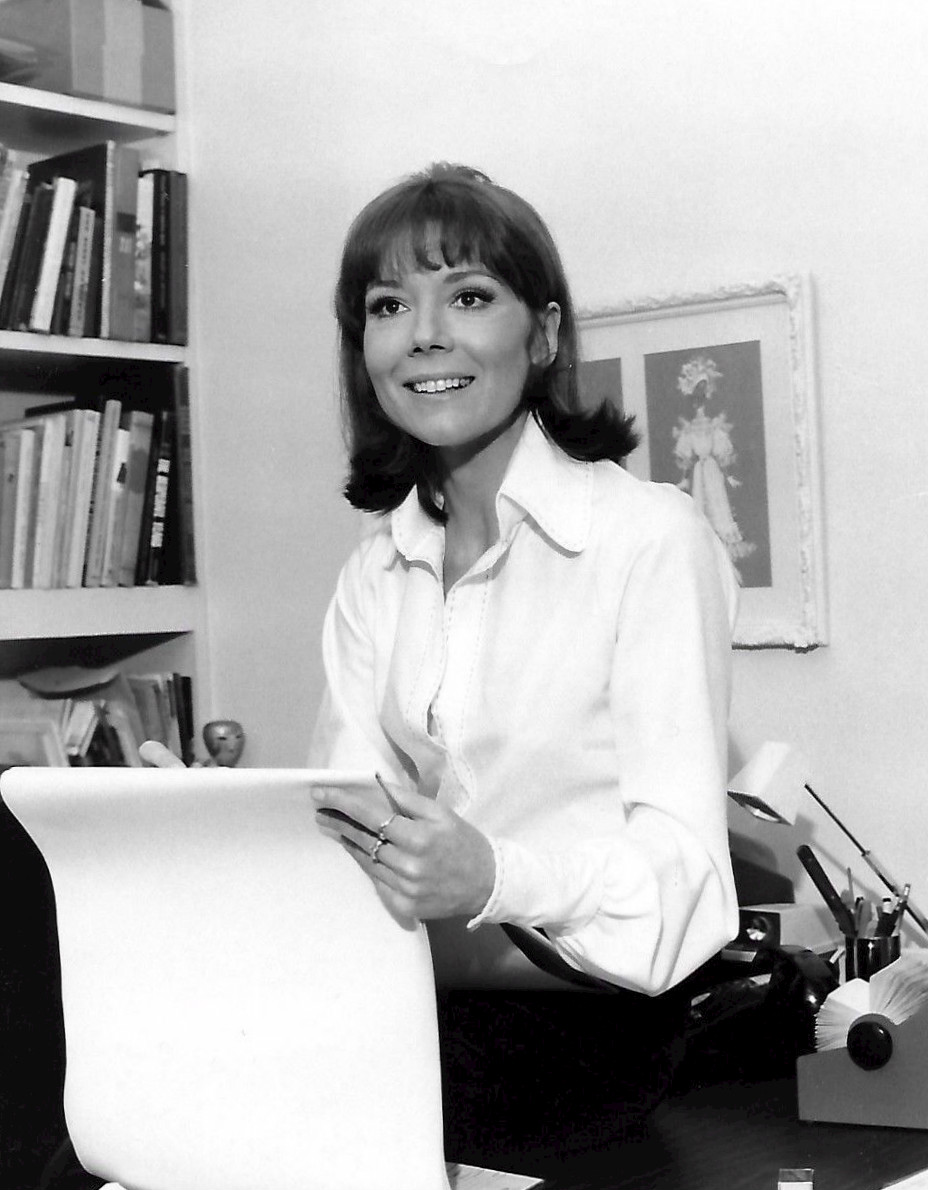 People News Roundup: Diana Rigg, who portrayed spy Emma Peel and murderer Medea, dies aged 82; T.I. in $75,000 U.S. settlement over cryptocurrency offering and more
