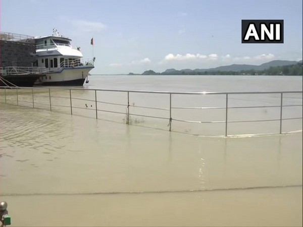 Assam: Brahmaputra river's water continues to rise, crosses warning level in Guwahati