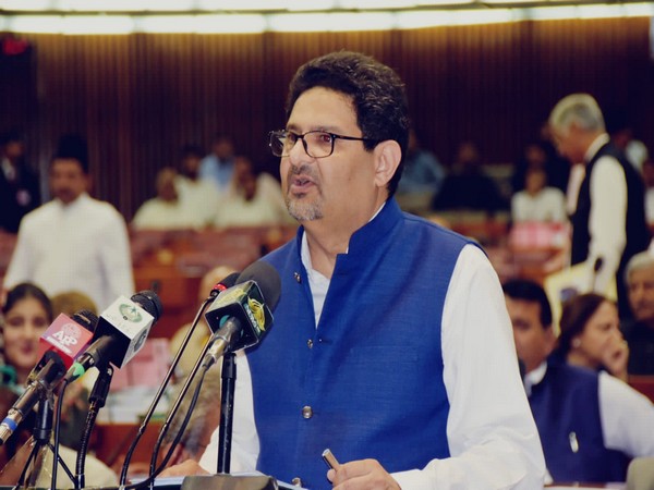 USD2.3 bn Chinese loan credited to State Bank of Pakistan: Finance Minister Miftah Ismail 