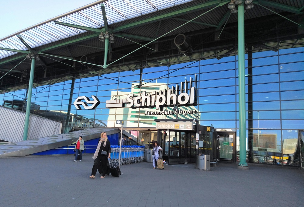 UPDATE 1-Schiphol hit by delays, cancellations as KLM ground crews strike