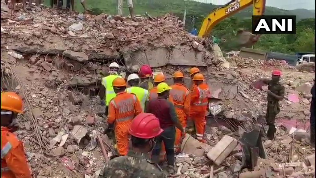 1 killed in building collapse in Kolkata