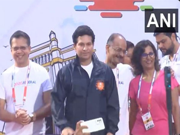 Sachin Tendulkar Flags Off Energetic Mumbai Half Marathon