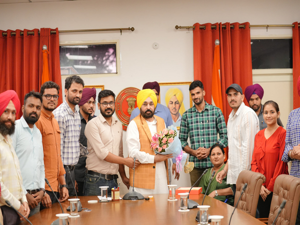 Punjab CM Bhagwant Mann Receives Praise for Supporting Recruitment of Professors and Librarians