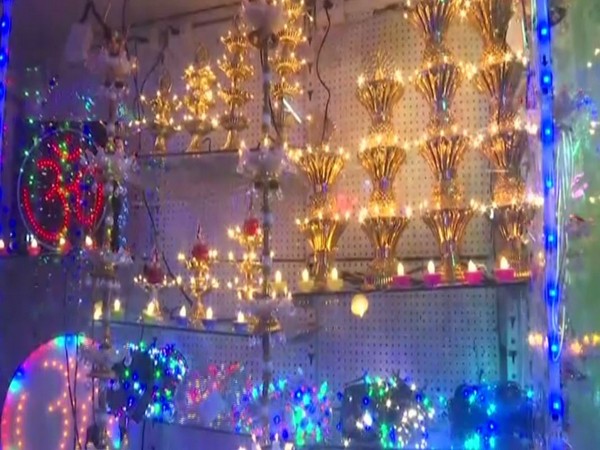 Markets decked up for Dhanteras, people opting for made-in-India over Chinese