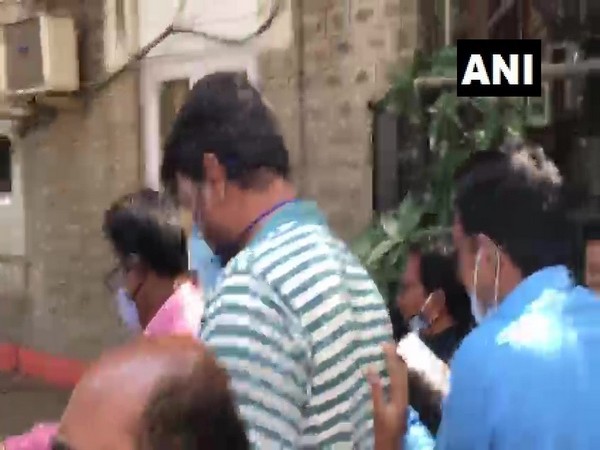 Cruise drugs case: NCB witness Prabhakar Sail reaches Mumbai Police Commissioner's office