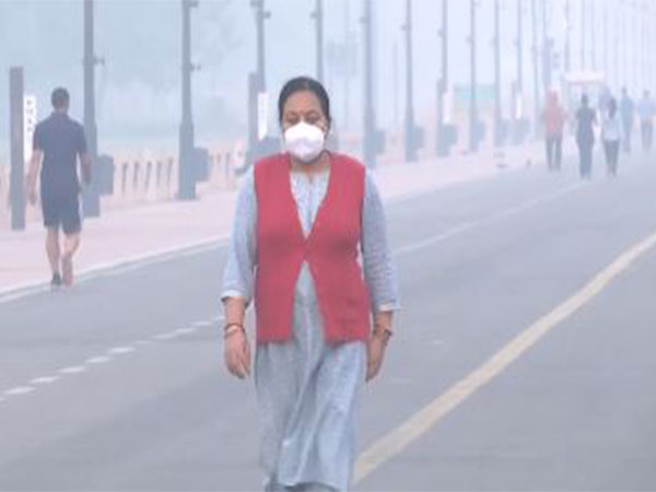 Delhi Chokes as Smog Blankets the Capital: Urgent Calls for Action Intensify