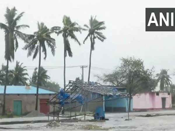 Indian Railways Manage Cyclone Dana Impact; Rescue Efforts Underway