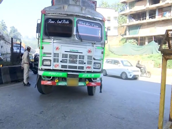 Assam Police allows goods-laden trucks to enter Meghalaya amid border dispute