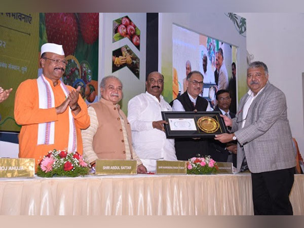 Union Agriculture Minister honored Clover Organic
