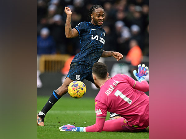 Arsenal Secure Raheem Sterling on Loan from Chelsea