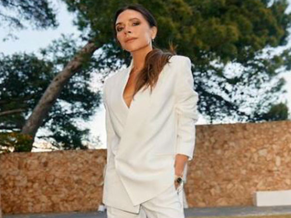 Victoria Beckham says she 'does not do the cooking' during Christmas celebration 