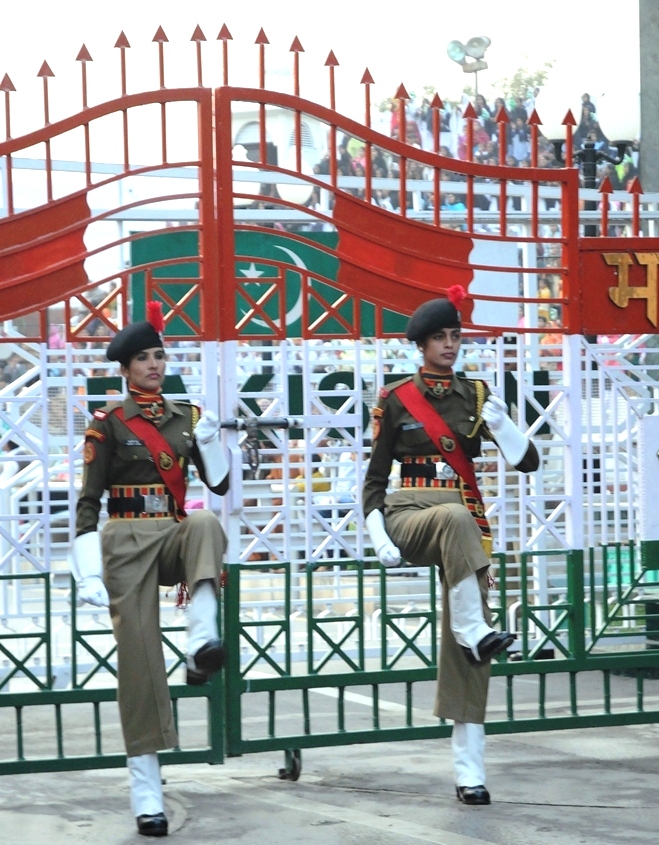 Pakistan rangers vow to maintain peace in meet with BSF along International Border