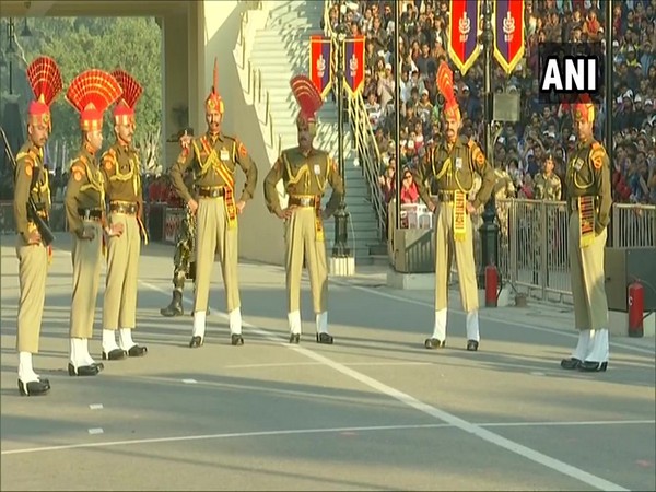Wagah border beating retreat receives overwhelming response on Republic Day