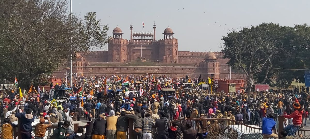 Protesters removed from Red Fort premises  by police