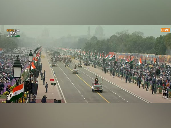 Republic Day parade begins at Rajpath 