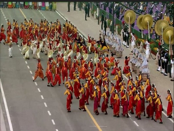 R Day: Over 480 dancers from 15 states add splendour at Rajpath through their performance