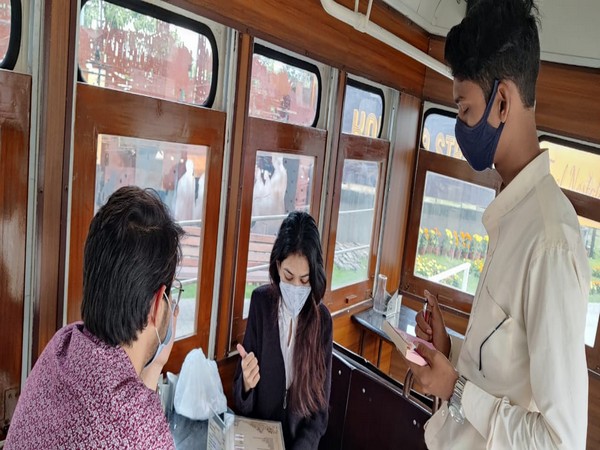 Kolkata: Now you can enjoy food inside Tram