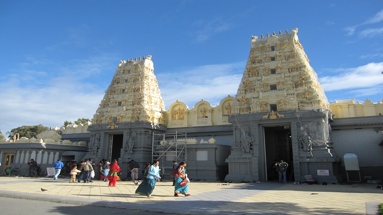 Thousands celebrate Hindu temple's consecration ceremony in Australia