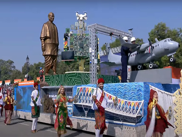 Gujarat's Spectacular Tableau Shines at Republic Day Parade