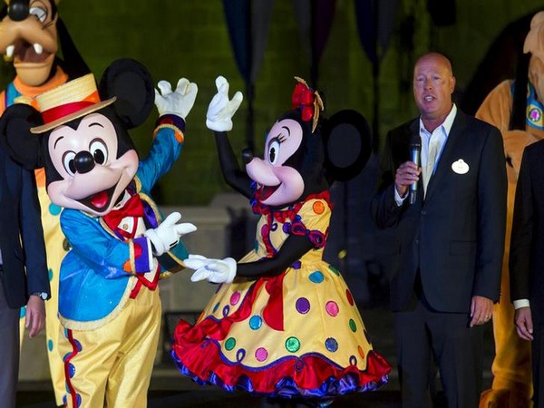 Bob Chapek succeeds Bob Iger as CEO of Disney