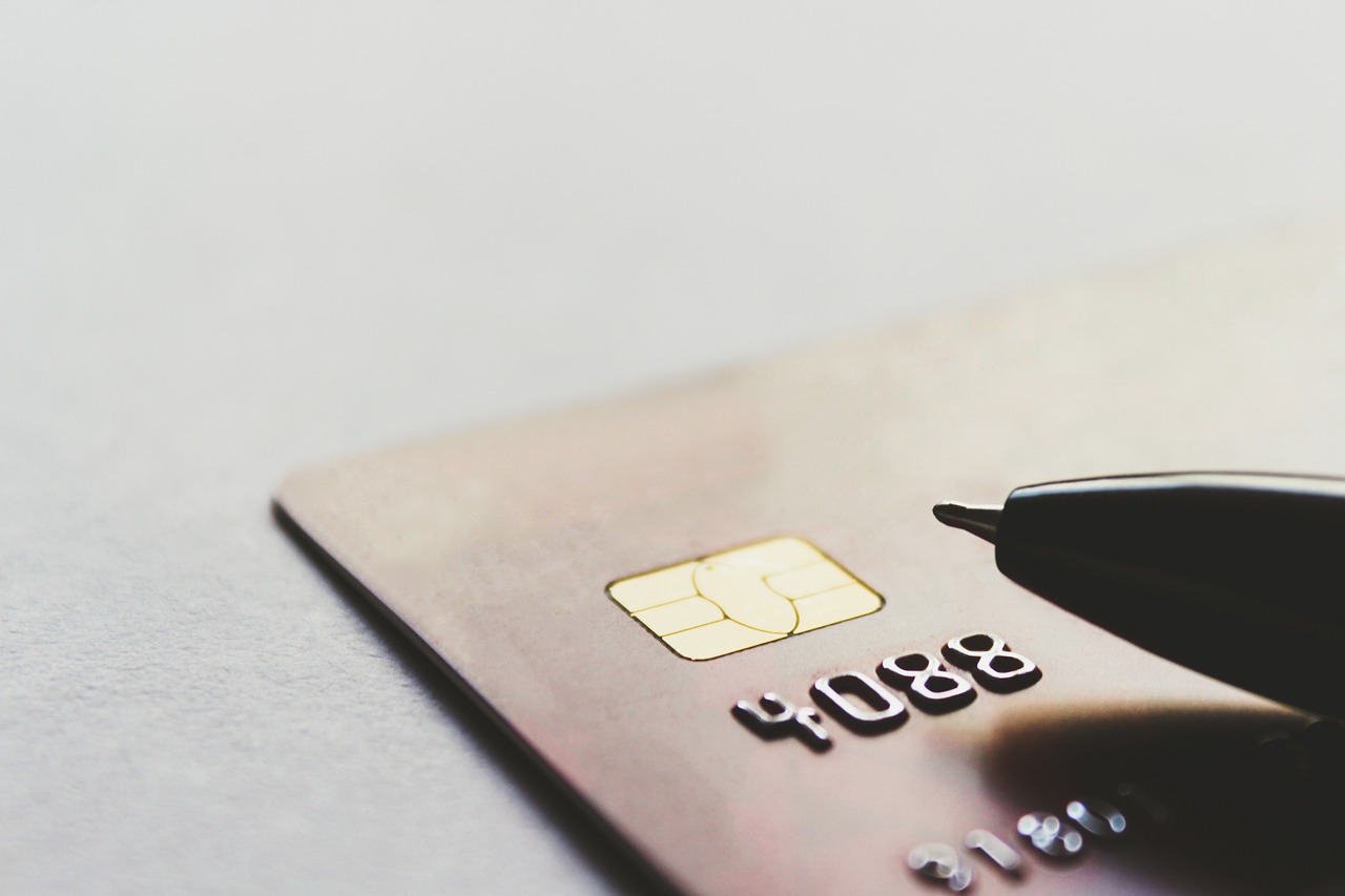 Quick response: How to touch customers in contactless commerce