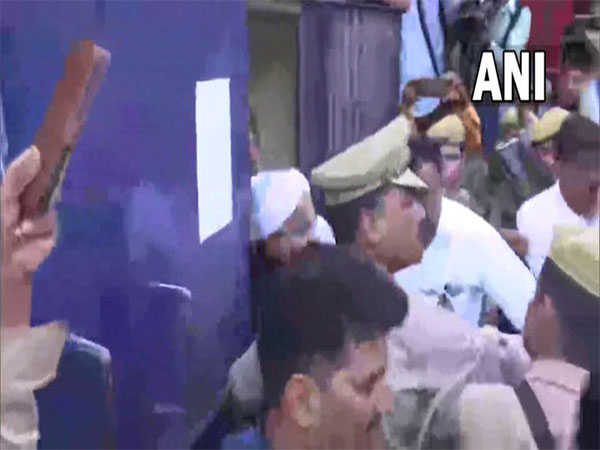 Gangster Atique Ahmed being moved from Sabarmati Jail to UP's Prayagraj