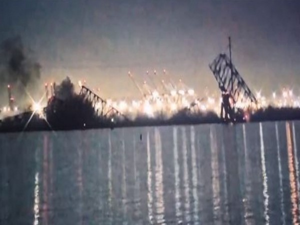 Maryland: Francis Scott Key Bridge in Baltimore collapses after large ship collision