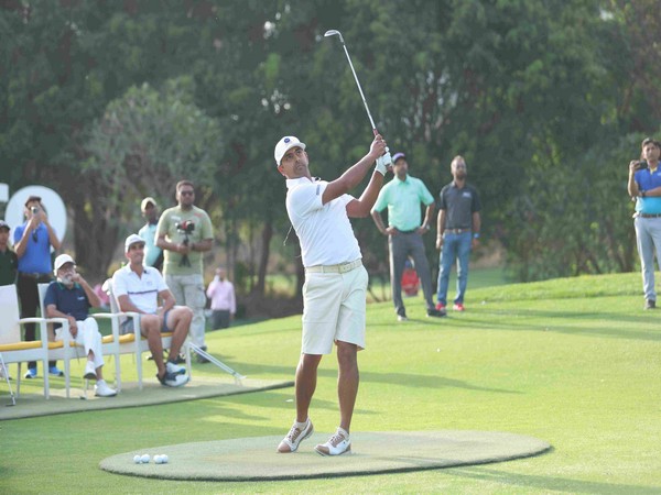 Thrilling Start at Liv Golf Greenbrier: Gooch, Kokrak, Muñoz Lead After Round One