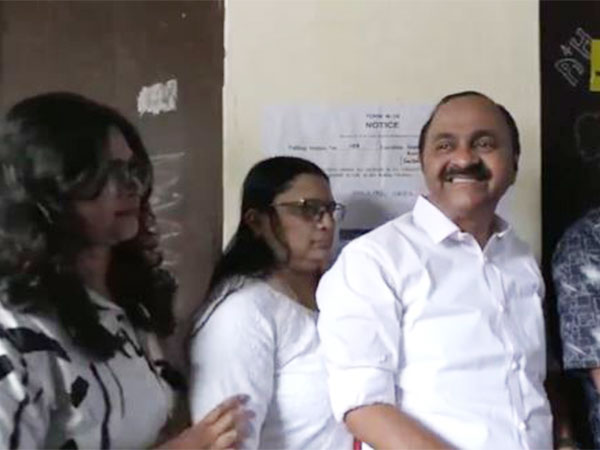 Kerala: Opposition leader VD Satheesan casts vote in Ernakulam
