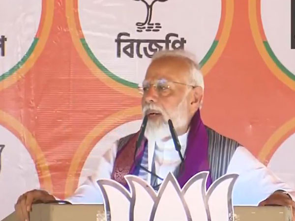 "Competing for appeasement, vote bank": PM Modi blasts TMC, Cong in Malda