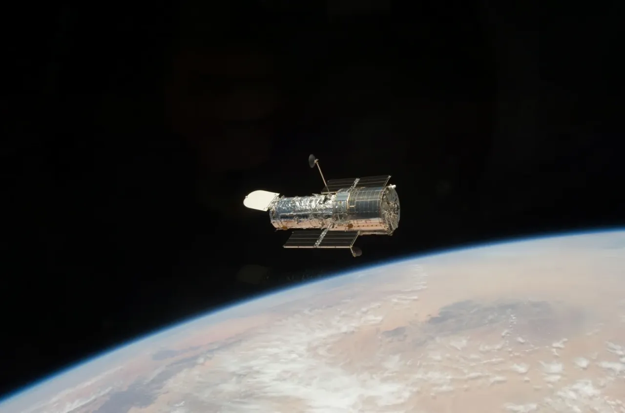 Hubble telescope enters safe mode due to gyro issue