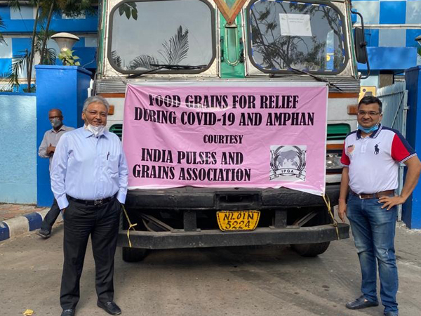 India Pulses and Grains Association (IPGA) provides 5000 disaster relief kits to the under-privileged citizens affected by the Cyclone Amphan in Kolkata