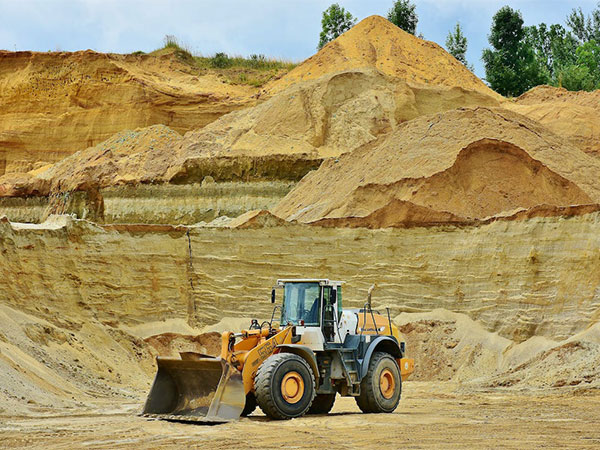 Afghanistan: Private companies start extracting marble from mine in Baghlan