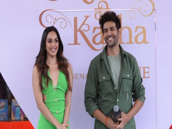 Kartik-Kiara twin in green as they promote 'Satyaprem Ki Katha' amid heavy rain