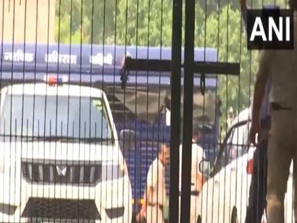 Delhi CM Kejriwal brought to Rouse Avenue Court by CBI 