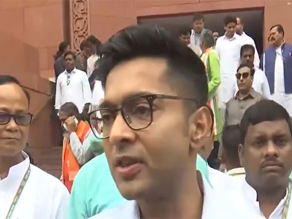 "Ruling depensation, doesn't have numbers", claims TMC MP Abhishek Banerjee