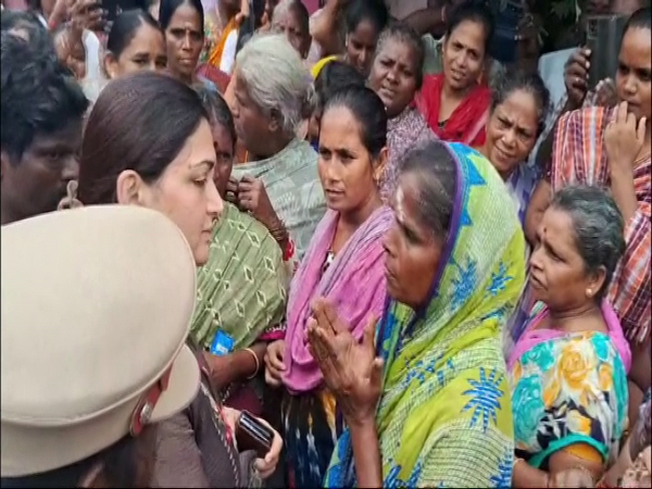 Tamil Nadu: NCW delegation meet families of victims of Kallakurichi hooch tragedy
