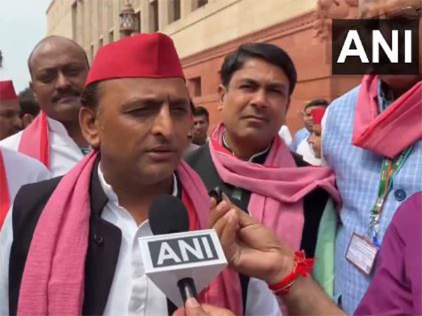 "Will BJP raise allowance of Loktantra Senani?": Akhilesh Yadav asks party over Emergency motion in House